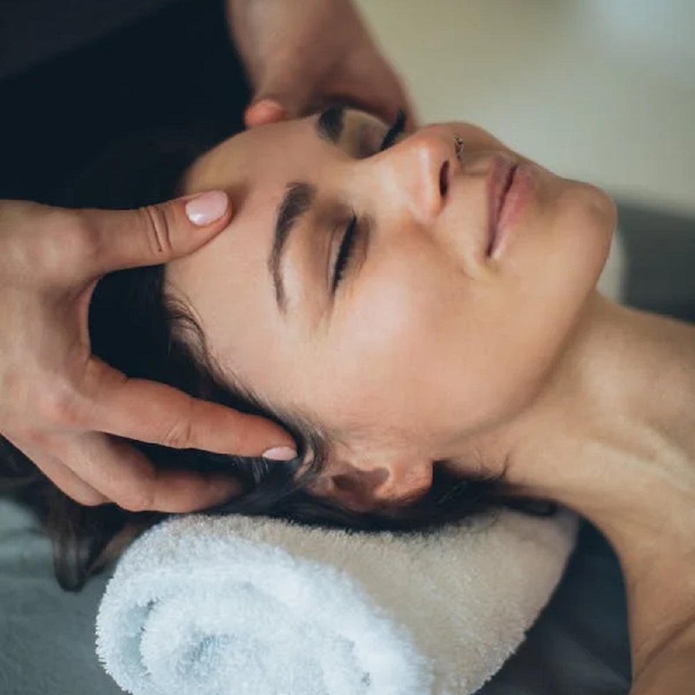 Shiro Abhyanga Head Massage